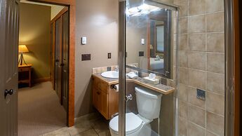 Timberline Lodges by Fernie Lodging Co