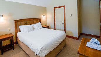 Timberline Lodges by Fernie Lodging Co