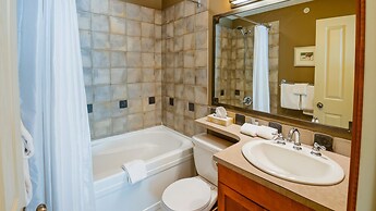 Timberline Lodges by Fernie Lodging Co