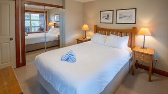 Timberline Lodges by Fernie Lodging Co