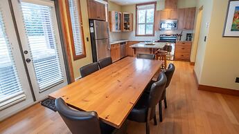 Timberline Lodges by Fernie Lodging Co