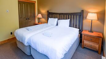 Timberline Lodges by Fernie Lodging Co