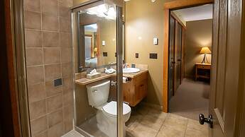 Timberline Lodges by Fernie Lodging Co