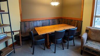 Timberline Lodges by Fernie Lodging Co
