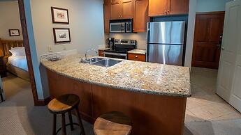 Timberline Lodges by Fernie Lodging Co