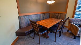 Timberline Lodges by Fernie Lodging Co