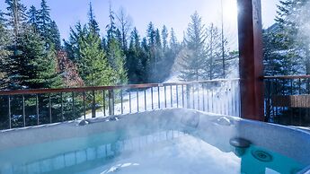 Timberline Lodges by Fernie Lodging Co
