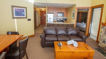 Timberline Lodges by Fernie Lodging Co