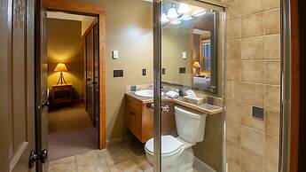 Timberline Lodges by Fernie Lodging Co