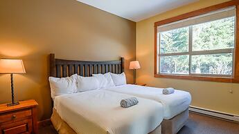 Timberline Lodges by Fernie Lodging Co