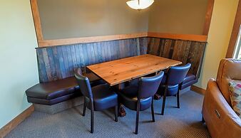 Timberline Lodges by Fernie Lodging Co