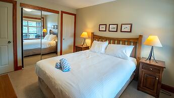 Timberline Lodges by Fernie Lodging Co