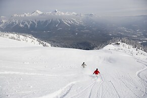 Timberline Lodges by Fernie Lodging Co