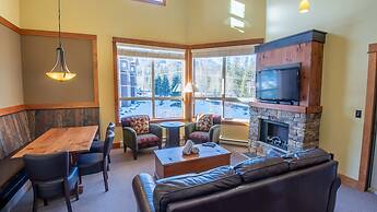 Timberline Lodges by Fernie Lodging Co