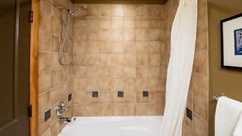 Timberline Lodges by Fernie Lodging Co