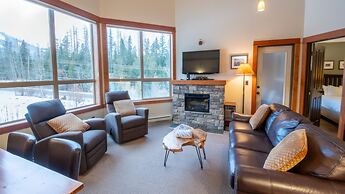 Timberline Lodges by Fernie Lodging Co