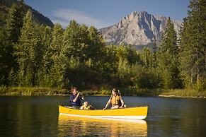 Timberline Lodges by Fernie Lodging Co