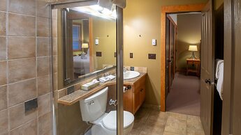Timberline Lodges by Fernie Lodging Co