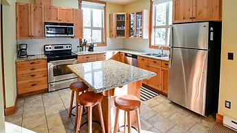 Timberline Lodges by Fernie Lodging Co