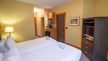 Timberline Lodges by Fernie Lodging Co