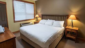 Timberline Lodges by Fernie Lodging Co