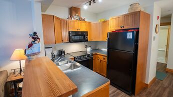 Timberline Lodges by Fernie Lodging Co