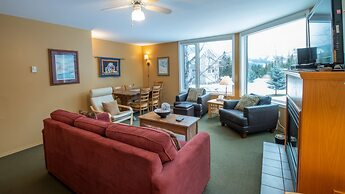 Timberline Lodges by Fernie Lodging Co
