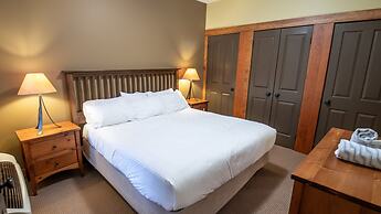 Timberline Lodges by Fernie Lodging Co