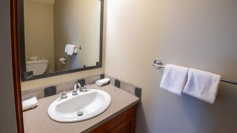 Timberline Lodges by Fernie Lodging Co