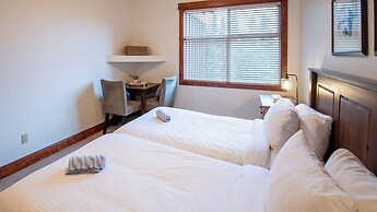 Timberline Lodges by Fernie Lodging Co