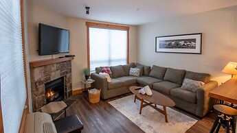 Timberline Lodges by Fernie Lodging Co