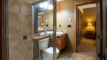 Timberline Lodges by Fernie Lodging Co