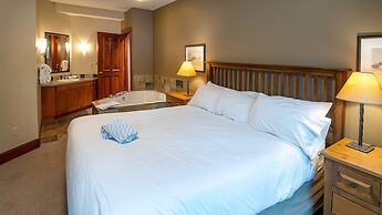Timberline Lodges by Fernie Lodging Co