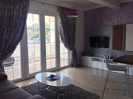 Boutique Pine Tree apartments