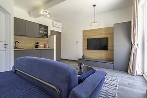 Boutique Pine Tree apartments