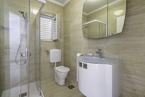 Boutique Pine Tree apartments