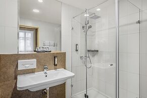 12 Revay Hotel