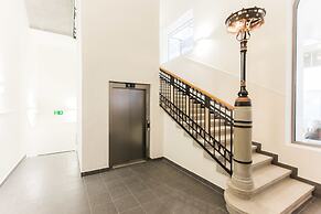 12 Revay Hotel
