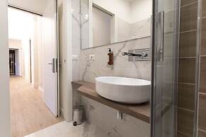 Flat 285