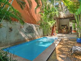Casa Del Maya Bed & Breakfast