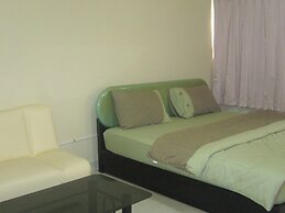Poppular Palace Don Mueang Bangkok