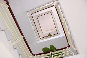 1001 Hotel