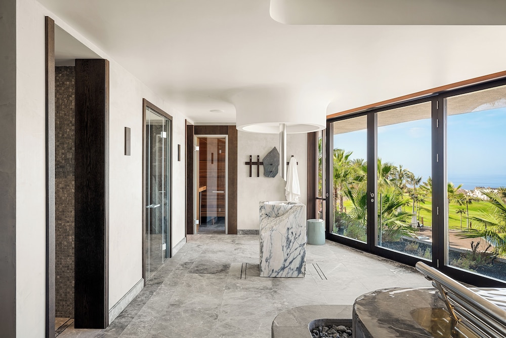 Las Terrazas de Abama Suites