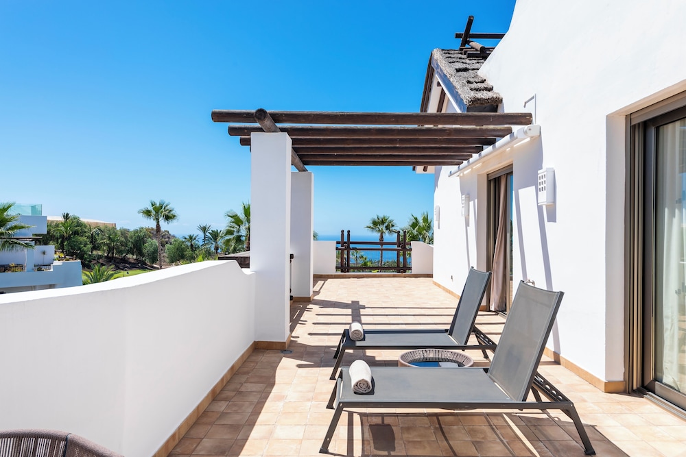 Las Terrazas de Abama Suites