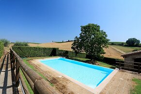 Trianon Country