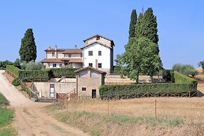 Trianon Country