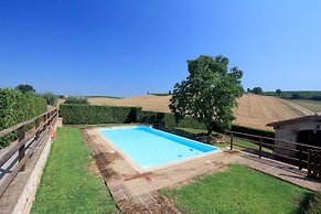 Trianon Country