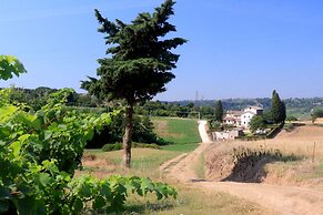 Trianon Country