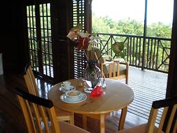 Naniki Cottages