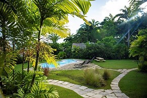 Naniki Cottages